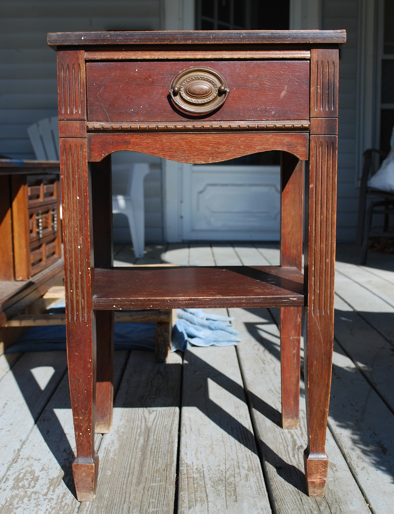 vintage side table before makeover