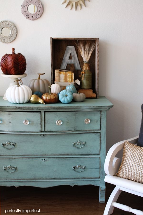 25 No Mantle Fall Decor Ideas