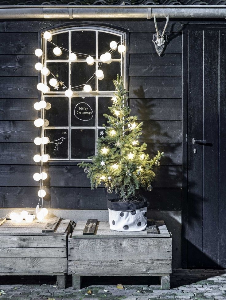 15 Beautiful Christmas Vignettes