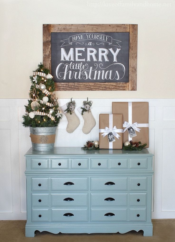 15 Beautiful Christmas Vignettes