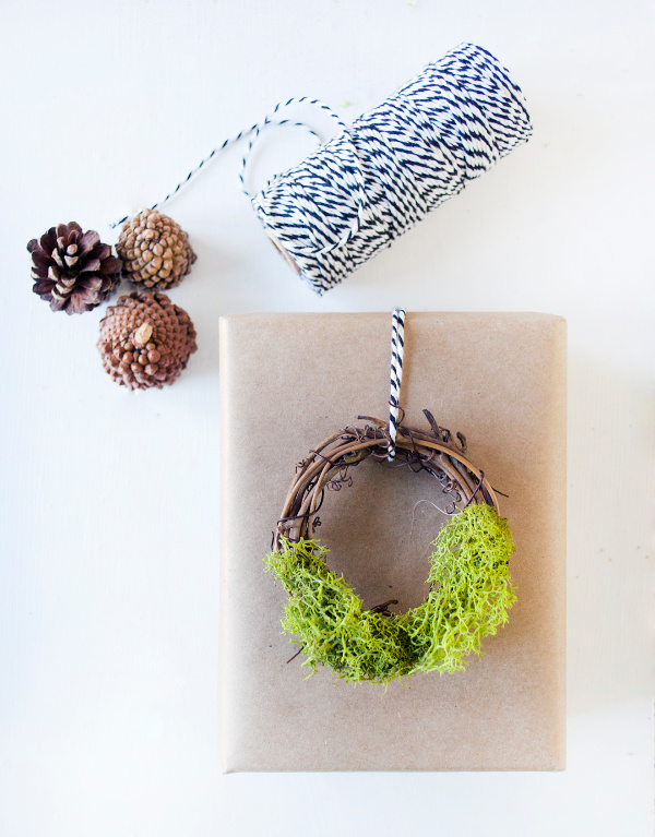 Easy diy moss wreath gift topper