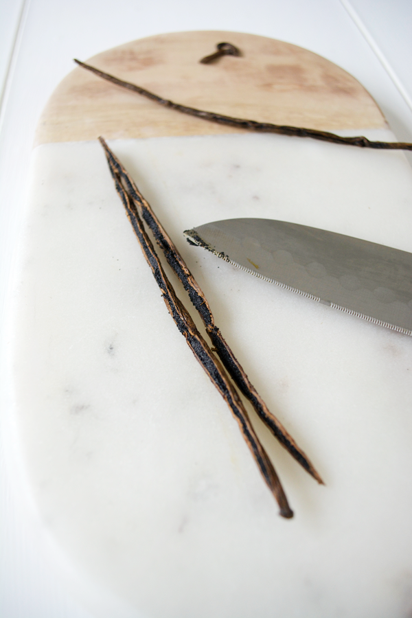 making your own homemade vanilla extract