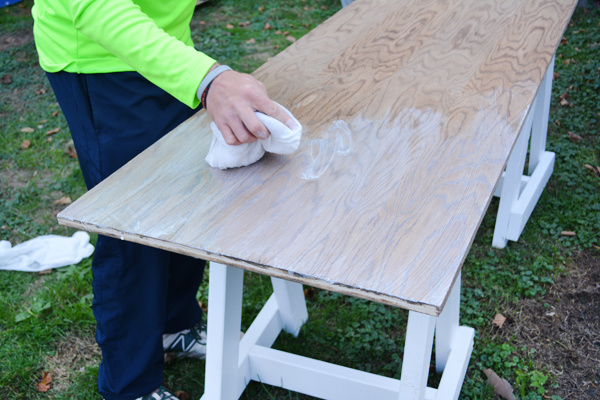 Whitewashing Diy Desk Top