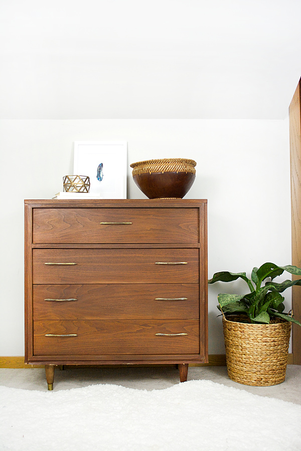 Refinish A Mid Century Veneer Dresser, How To Stain A Veneer Dresser