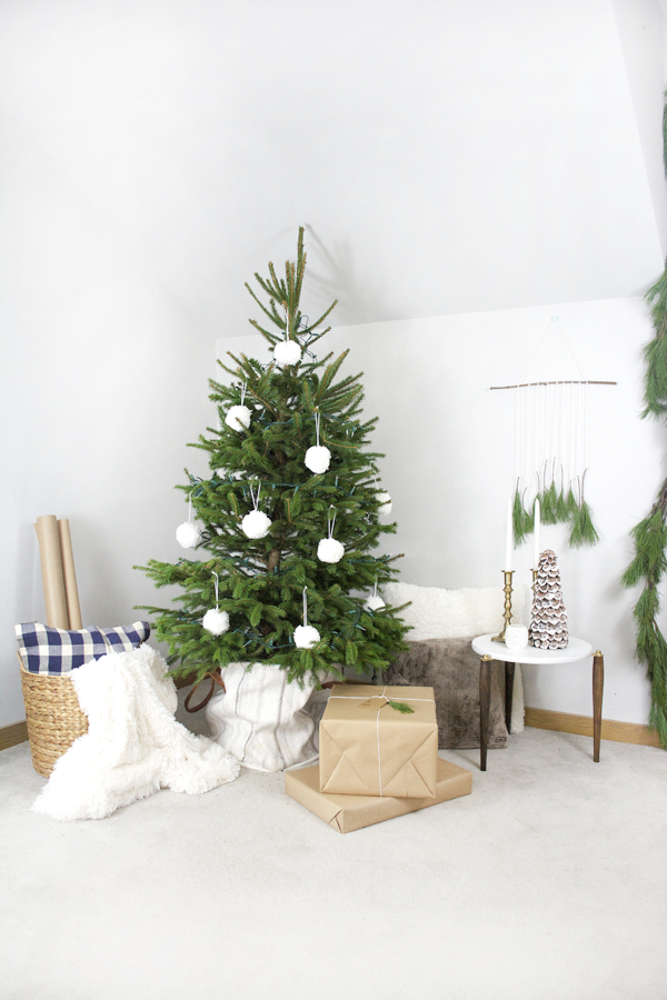 Neutral Modern Christmas Decor