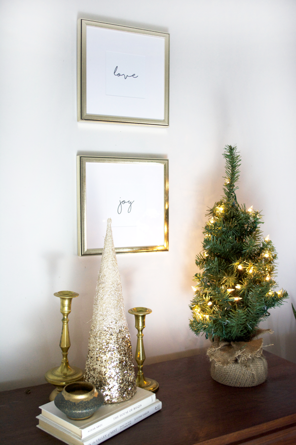 Neutral Modern Christmas Decor