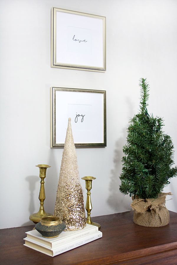 Neutral Modern Christmas Decor