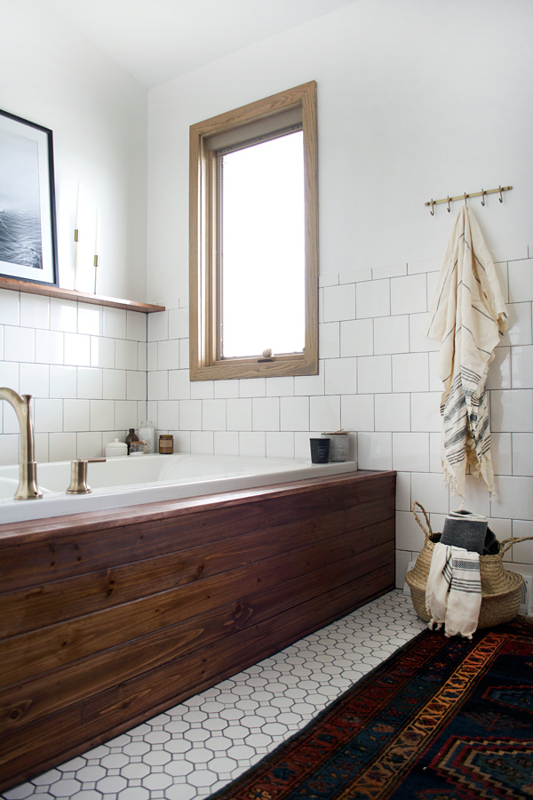 DIY Wood Planked Bathtub