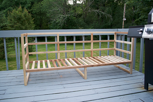 A DIY Modern Outdoor Sofa using Cedar Wood