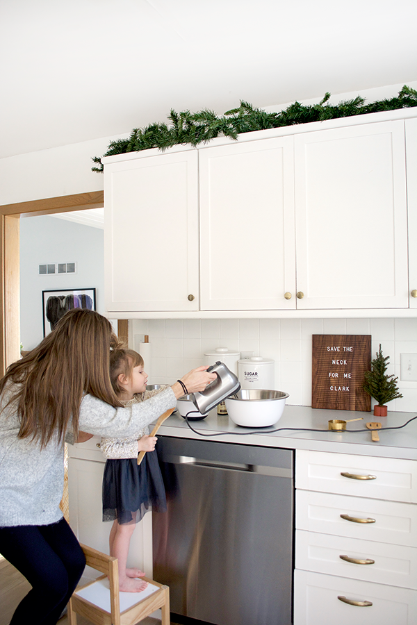 Teaching kids how to bake during the holidays