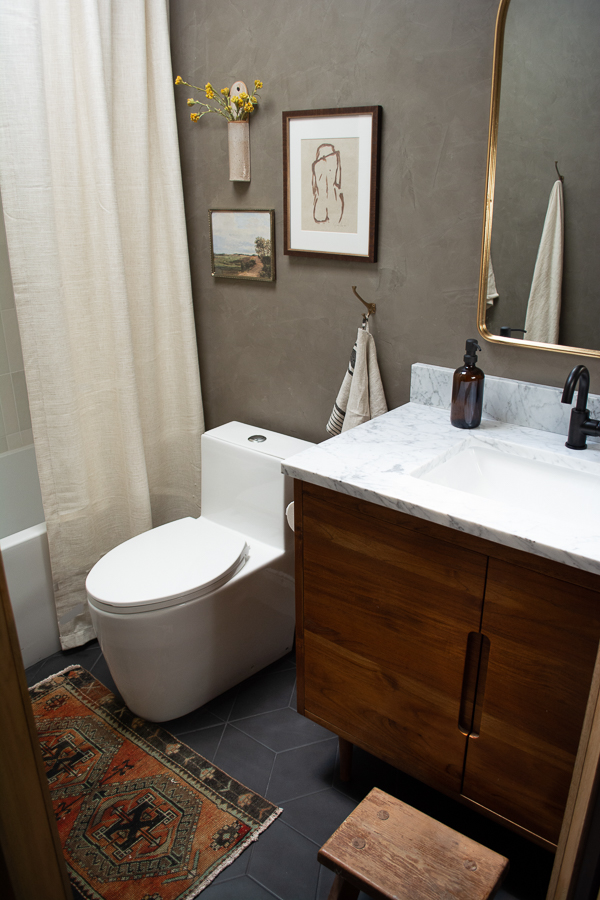 Vintage Neutral Bathroom