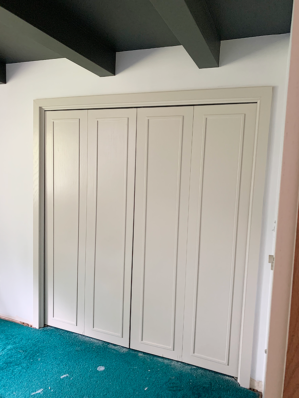 Updated Bi-Fold Closet Door DIY