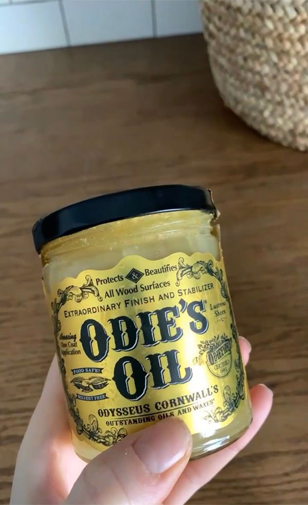 odies oil on wood