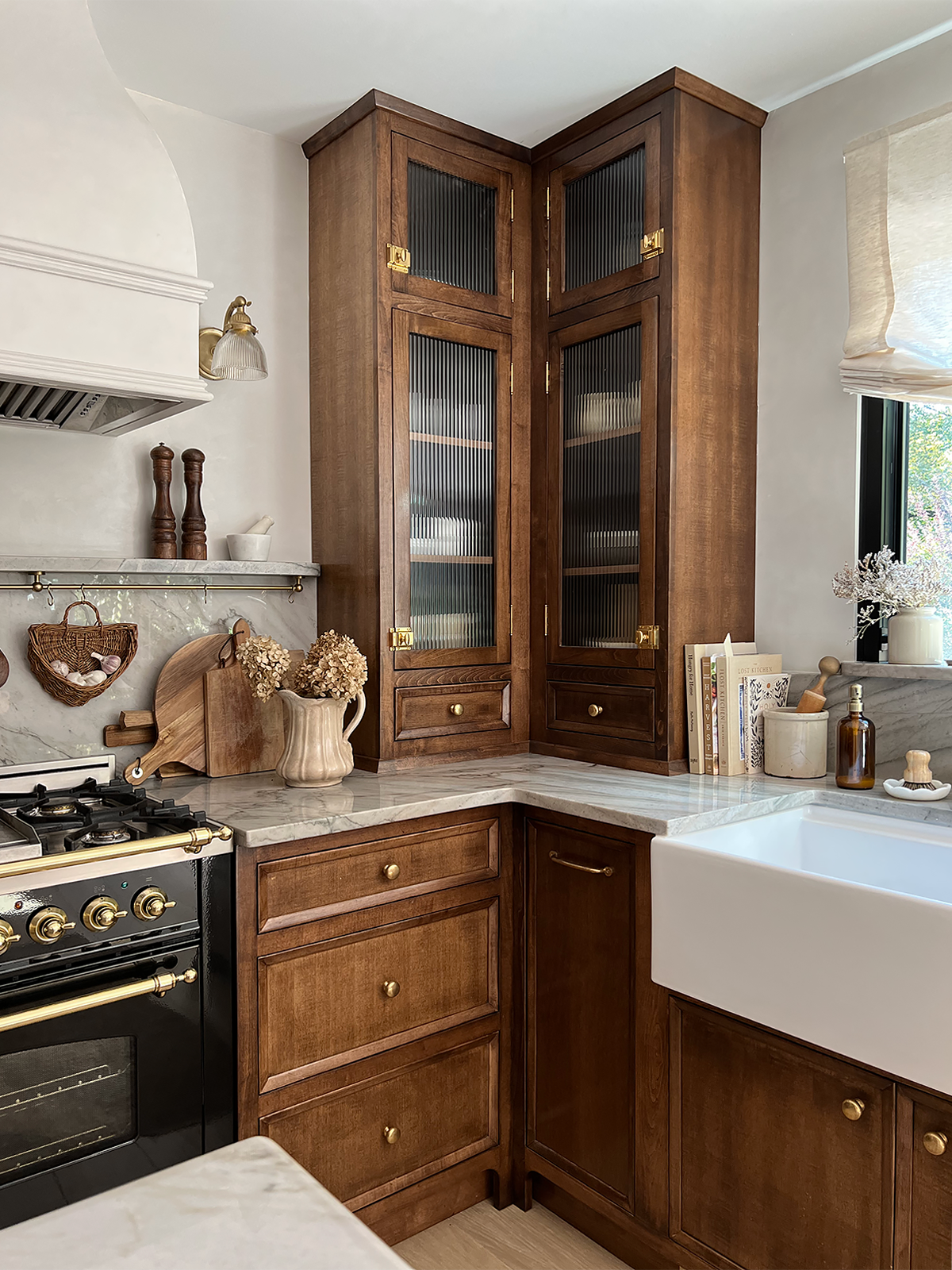 Countertop Cabinet with Reeded Glass