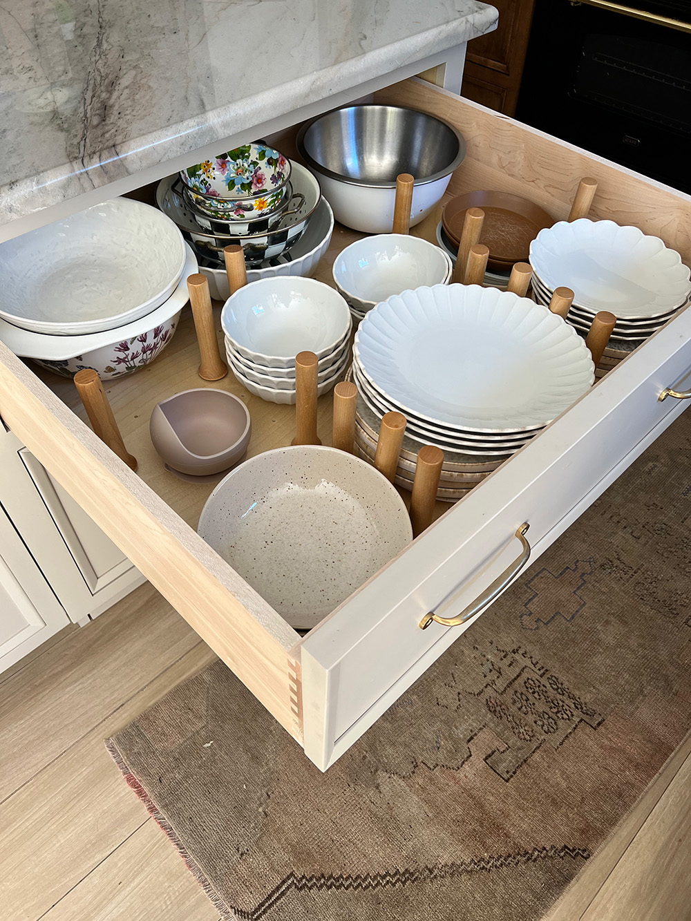 Drawer Storage for Dishes and Bowls