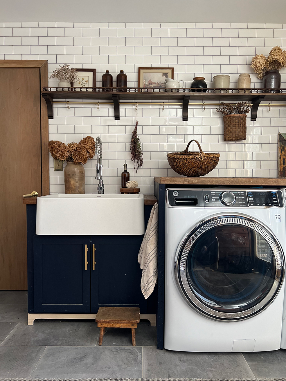 Vintage Cozy Laundry Room